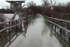 Zurück bei der Gänshaufentraverse: Das Wasser ist binnen einer Stunde um ein paar Zentimeter gestiegen.